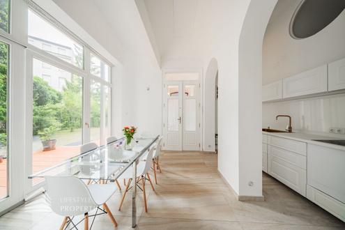 Luxuriöse Gartenwohnung in Stilaltbau - Grünes Refugium im Herzen von 1080 Wien