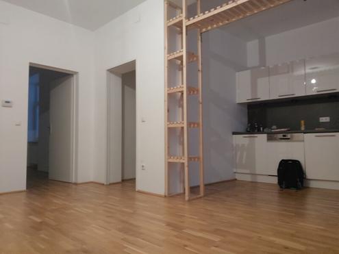 2-Zimmer-Wohnung mit kleinem Balkon nahe Schweizer Garten / Rennweg