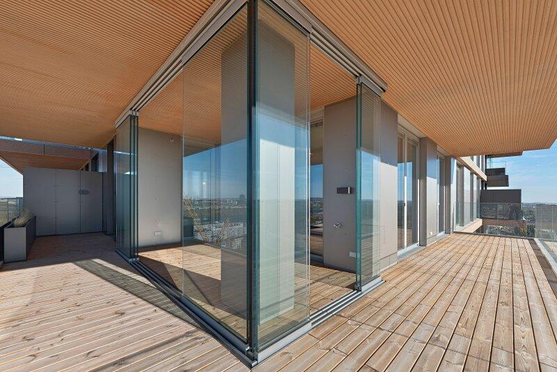 Terrasse mit Wintergarten