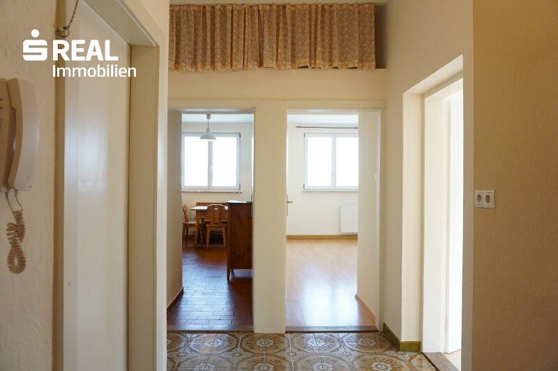 Grozgiger Vorraum mit Staumglichkeit