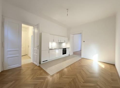 Elegante unbefristete hofseitige 2 Zimmer - Altbauwohnung mit moderner Ausstattung - in 1070, Halbgasse nahe Westbahnhof & Mariahilfer Strae