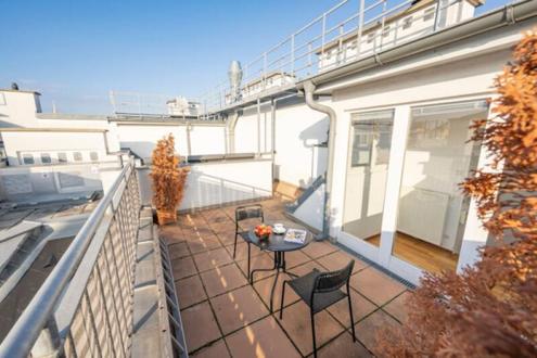 DACHGESCHOSS! OPERNRING, klimatisiertes 110 m2 Dachgeschoss mit 20 m2 Terrasse, 3 Zimmer, Küche, 2 Bäder, Möblierung möglich