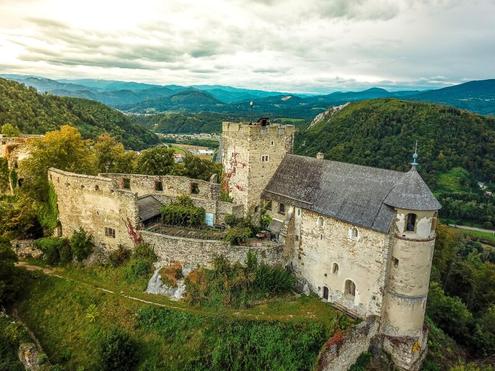 175 ha Eigenjagd mit Ruine u. Weingarten - Graz - Gsting