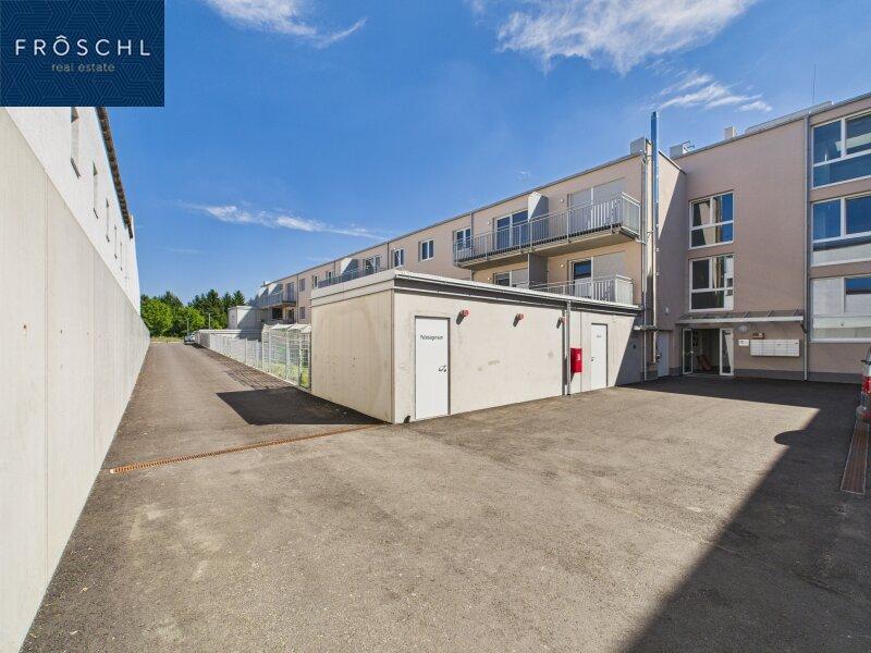 Ansicht behindertengerechte Rampe und Einfahrt