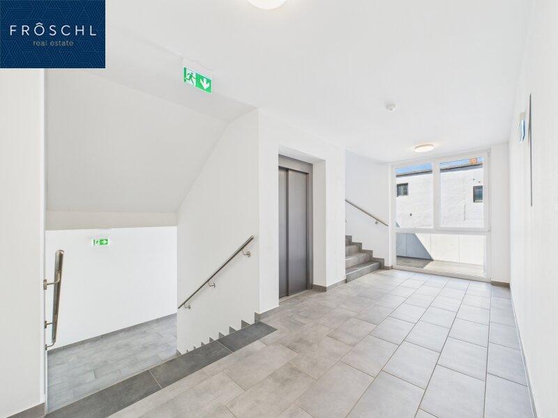 Ansicht Aufzug und Stiegenhaus OG 1