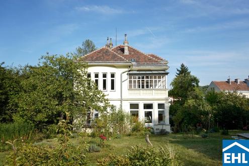 Historische Villa mit Baugrund in exklusivster Lage des 13. Bezirks