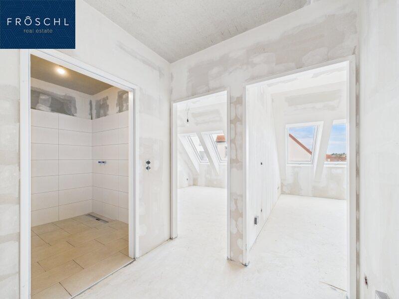 Blick vom Gang in das Bad und den Schlafzimmern