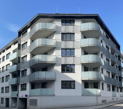U3 Kendlerstrae: helle ruhige klimatisierte 2-Zimmer-Dachgeschosswohnung mit Loggia/Balkon