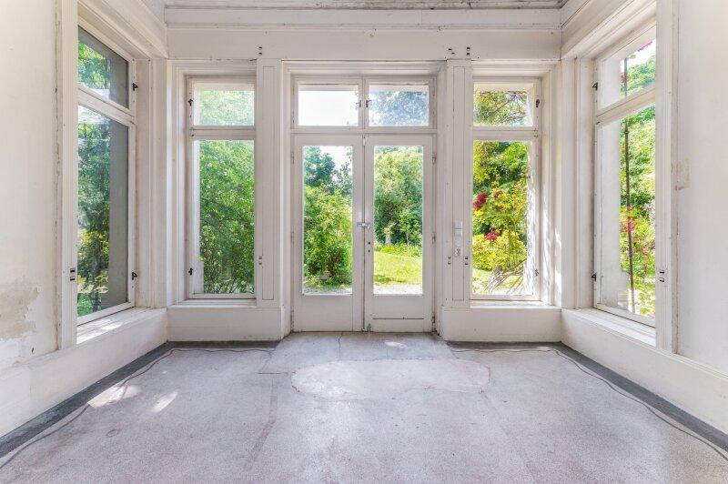 Wintergarten mit herrlichem Blick ins Grne