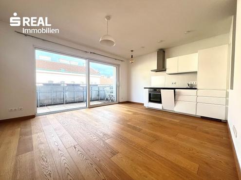 2 Zimmer Wohnung mit Loggia