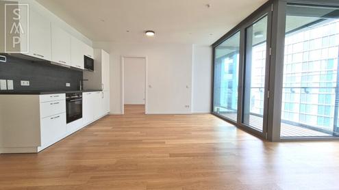 PARKAPARTMENT AM BELVEDERE: 2-ZIMMER-LOGGIA-WHG. IM 10. OG