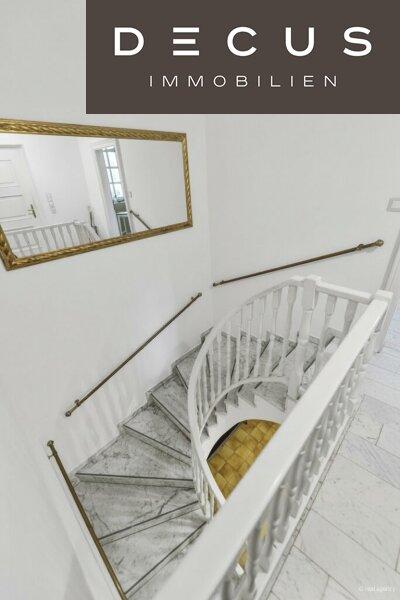 Stiegenabgang ins Souterrain