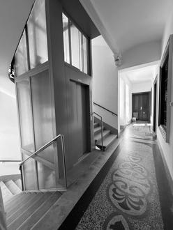 AltbauWohnung ist absoluter Bestlage - Erstbezug nach Sanierung