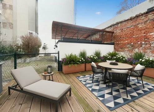 NÄHE ELTERLEINPLATZ: 3 Zimmer im sanierten Altbau mit hofseitiger Terrasse (ca. 16m²)
