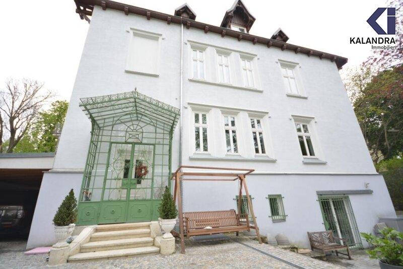 Hausansicht & Garten