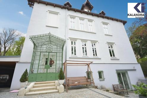 M�BLIERTE COTTAGE-VILLA