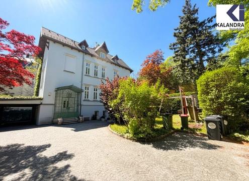 360 TOUR // REPR�SENTATIVE COTTAGE-VILLA