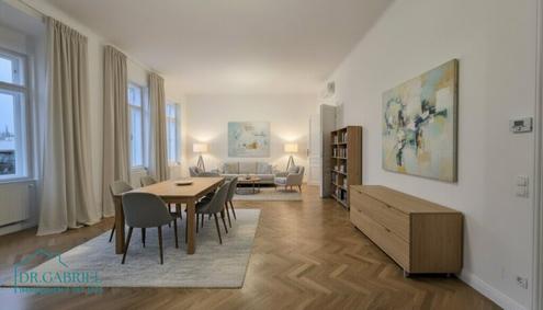 SCH�NE ALTBAUWOHNUNG - N�HE ROCHUSMARKT