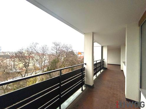 Top Lage im Neunten I 2 Loggien I Stellplatz I Pool und Sauna I zwischen W�hringer Stra�e und Liechtensteinstra�e I N�he U4 und U6