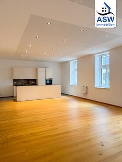 Perfekte Lage!! Top-moderne Altbauwohnung mit Balkon und Sauna in der Hauptstra�e