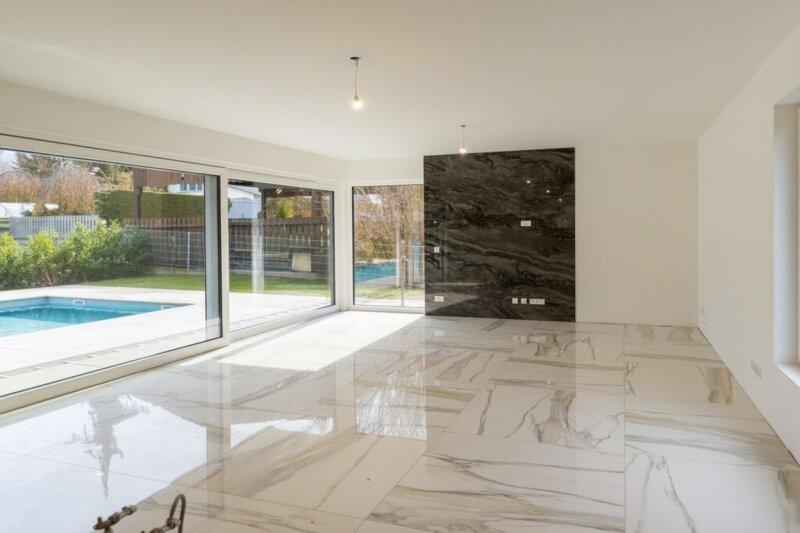 Wohnzimmer_Ausgang Terrasse