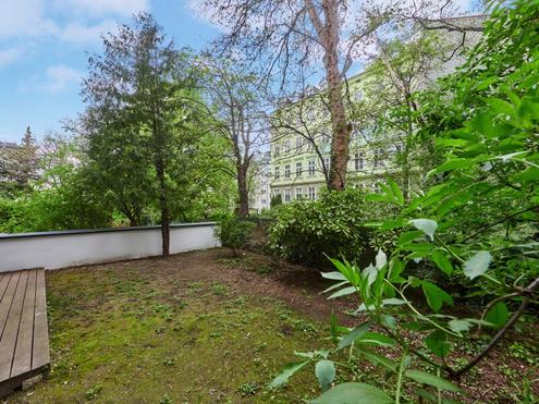 Gartenwohnung im 7. Bezirk: Ruhige 1-Zimmer Altbauwohnung mit 85 m� Garten & privatem Keller mit Gew�lbe