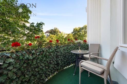 Selten kommt so eine sch�ne Altbauwohnung in Hietzinger Villenlage auf den Markt....