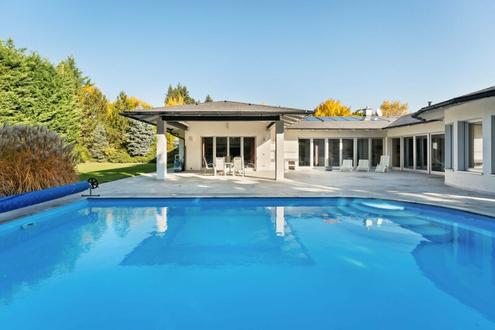 Architekten-Bungalow in Bad Fischau! Im Loftstil | Uneinsehbarer Garten | Pool und Wellnessbereich | Gro�z�gige Garage