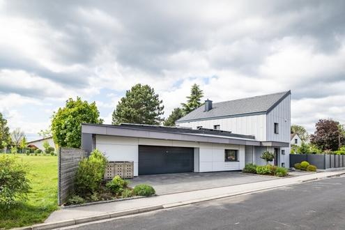 Exklusives Architektenhaus - bezugsfertig, repräsentativ, außergewöhnlich | Edelstahlpool