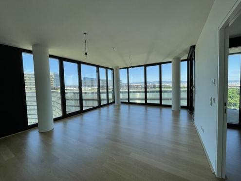 UNBEFRISTET: 2 Zimmer mit Loggia und unglaublichem Ausblick