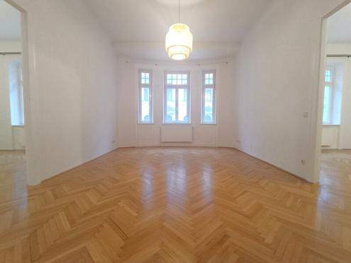 Großzügiges Altbaujuwel mit 3 Zimmern in zentraler Lage und bester Anbindung! WG geeignet! Nähe U1 Südtiroler Platz!