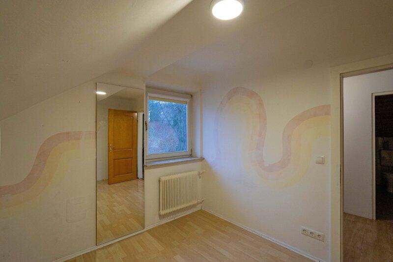 2. Zimmer im Dachgescho�