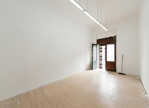 ++NEU++ Sanierungsbedürftige 2-Zimmer Altbauwohnung im Erdgeschoss!