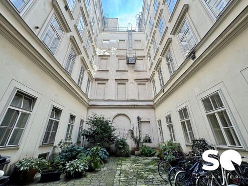 #SQ - ELEGANTER ERSTBEZUG IN ZENTRALER LAGE: STILVOLL SANIERTE ALTBAUWOHNUNG NÄHE INNENSTADT -   -    !