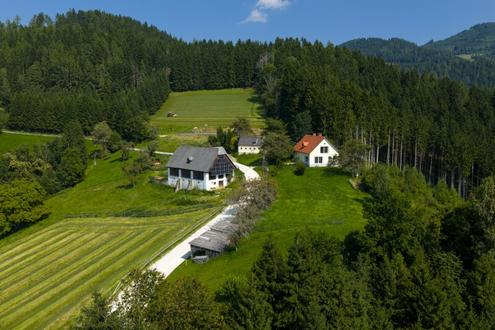 Reiterhof mit Reitplatz und Panoramalage