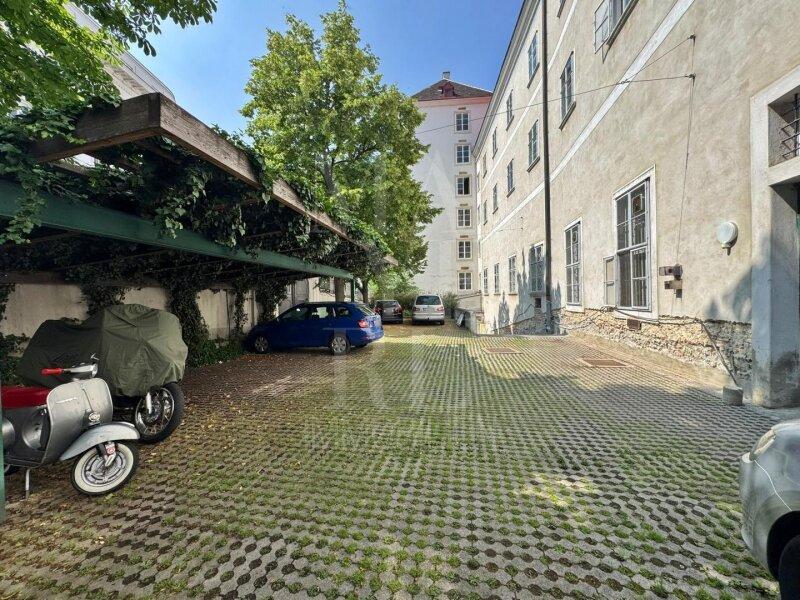 OPTIONAL KFZ-ABSTELLPLATZ