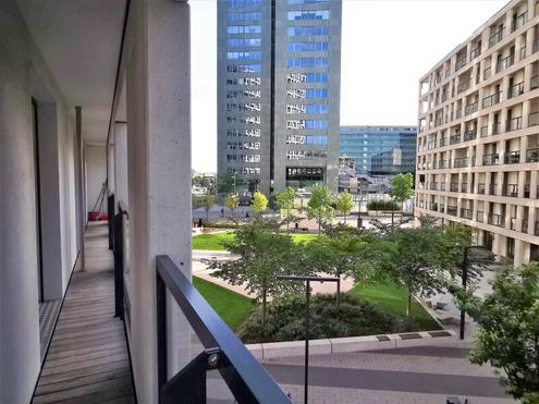 Frisch sanierte 3-Zimmer-Wohnung mit Loggia auf 105 m2 Wohnnutzfläche nahe der UNO-CITY!