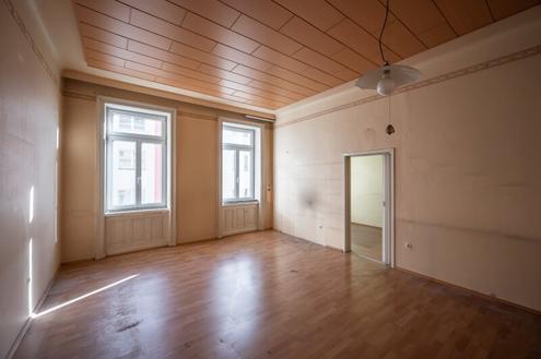 ++NEU++ 2-Zimmer Altbau-Wohnung (sanierungsbedürftig), in toller Lage