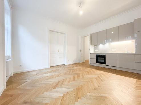 ALTBAU-TRAUM IN WÄHRING - 4 ZIMMER  LIFT & BALKON KOMMEN!  TOP LAGE HOFSTATTGASSE