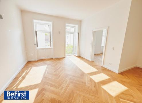 Prachtvoll sanierte Balkonwohnung - ruhige Hofgartenlage