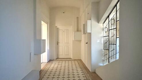 Sanierungsbedürftige Altbauwohnung Nähe Meiselmarkt!