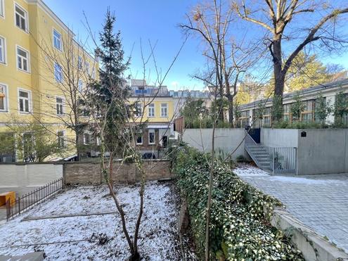 Altbau-Garconniere mit schönem Ausblick