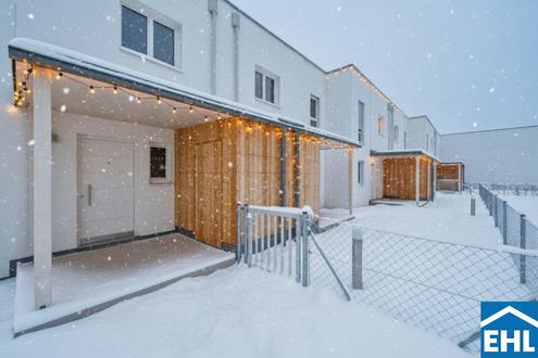 Familiengl�ck im Gr�nen - nachhaltige Reihenh�user am Kanal