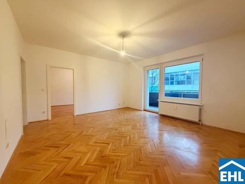 Großzügige 4-Zimmer-Wohnung mit sonniger Loggia/Balkon!