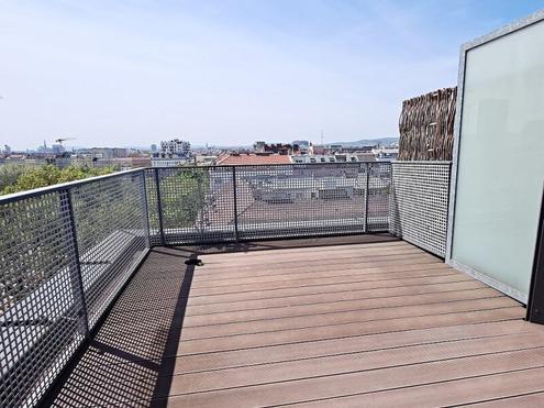 FERNBLICK, TERRASSENHIT, 102 m2 Dachgescho�-Maisonette, 3 Zimmer, Komplettk�che, Wannenbad, Parketten, Innstra�e