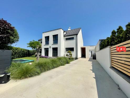 Modernes 186 m² Einfamilienhaus mit Wärmepumpe, Pool, Terrasse & Whirlpool