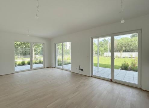 Erstbezug! Sch�ne Dreizimmerwohnung mit Garten