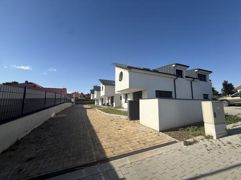 3 moderne Reihenh�user in Neusiedl am See