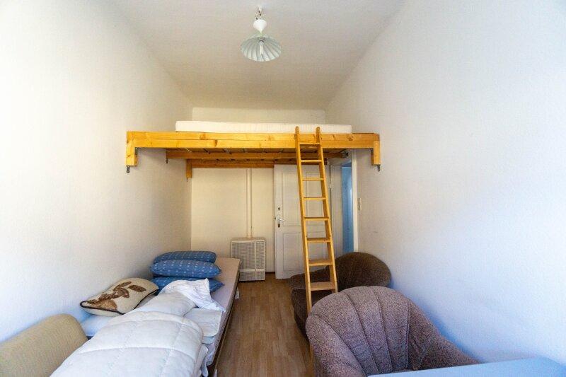 Dachbodenzimmer rechter Stra�entrakt