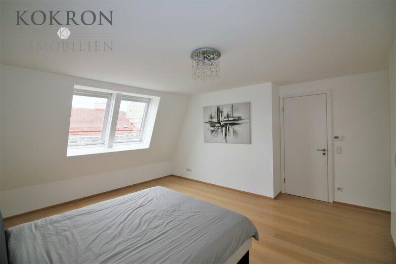 lichtdurchflutetes (Schlaf)zimmer 1